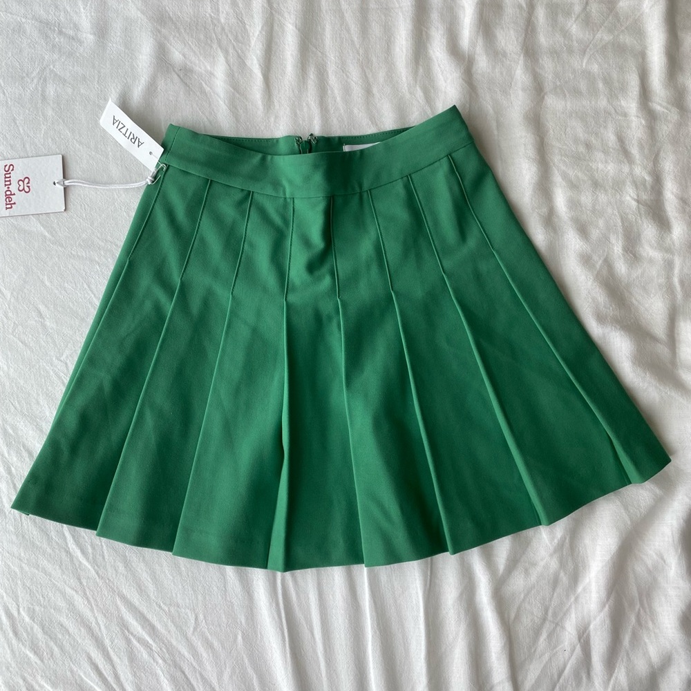 Aritzia Green Pleated Women's Mini Skirt